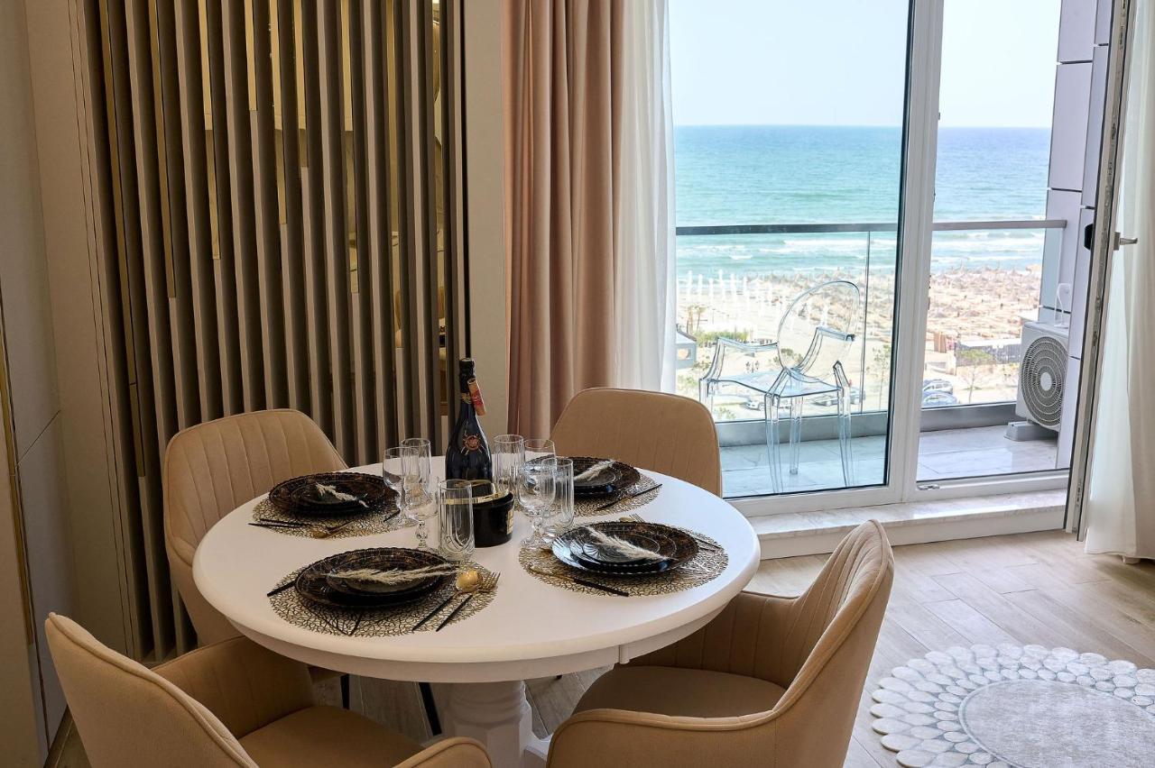 Seaview Luxury Studio In Infinity Beach Resort Mamaia Bagian luar foto