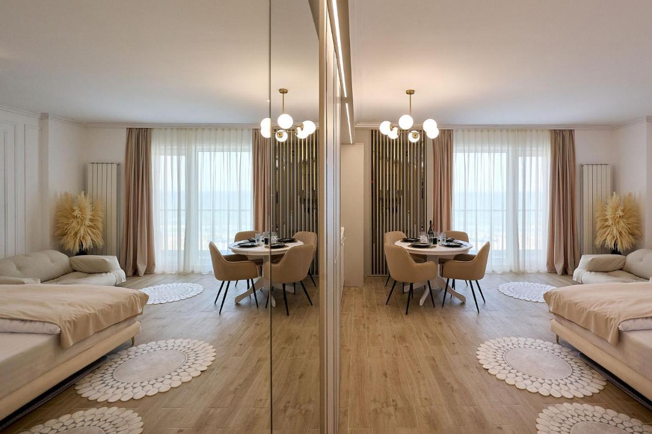 Seaview Luxury Studio In Infinity Beach Resort Mamaia Bagian luar foto