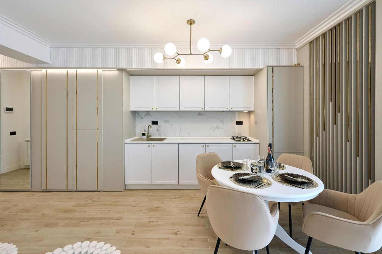 Seaview Luxury Studio In Infinity Beach Resort Mamaia Bagian luar foto