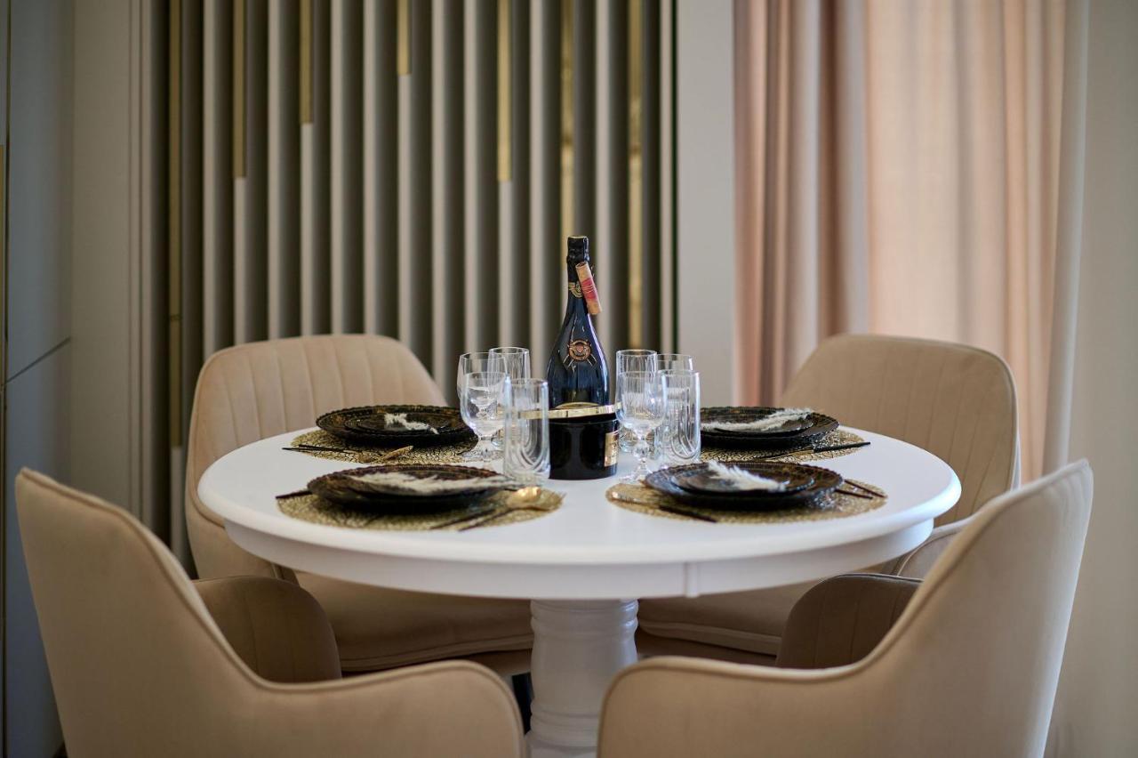 Seaview Luxury Studio In Infinity Beach Resort Mamaia Bagian luar foto